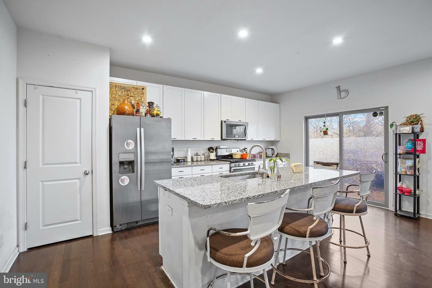 Property Photo: 3620 Chippendale Circle VA 22193