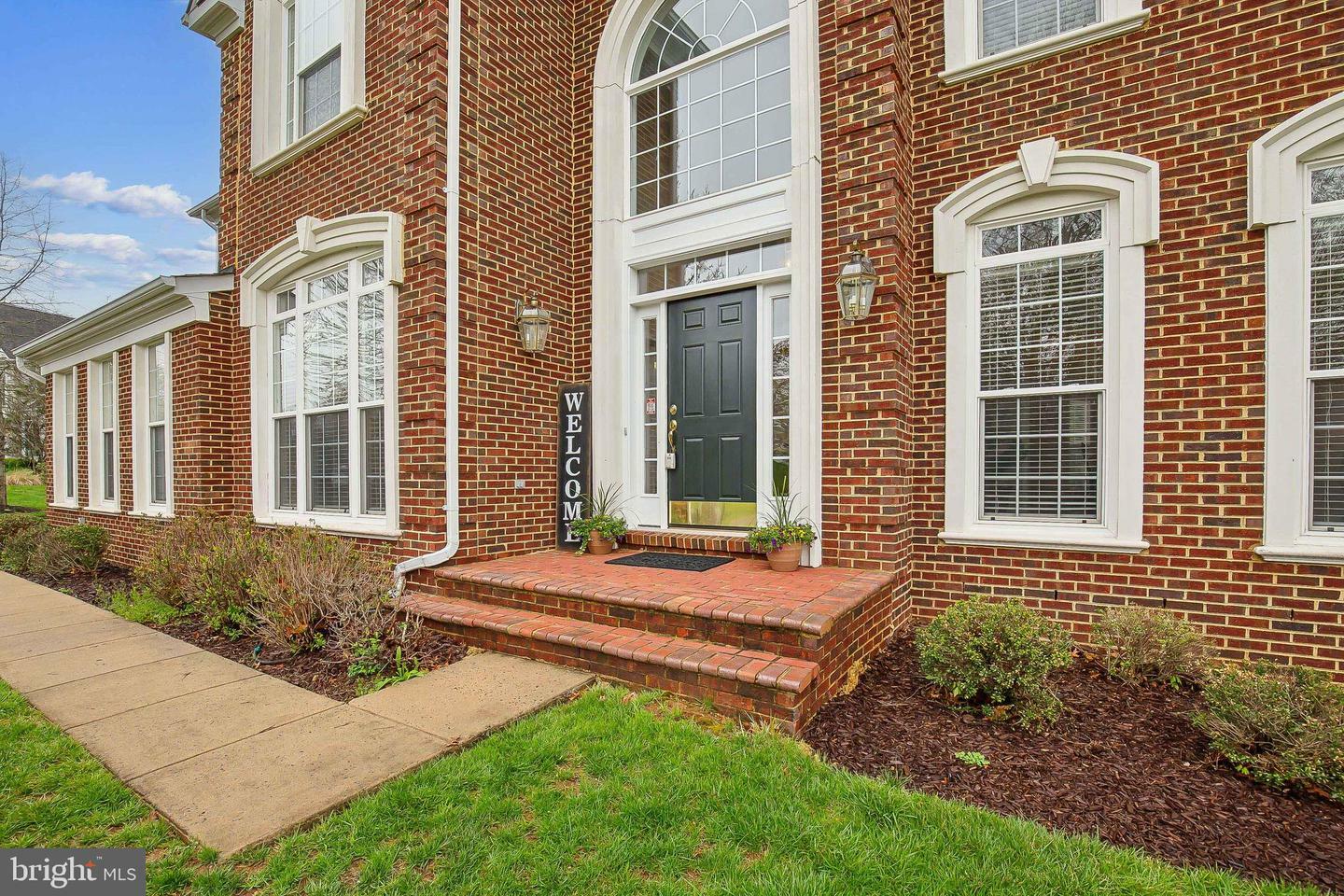 Property Photo: 7664 Great Dover Street VA 20155