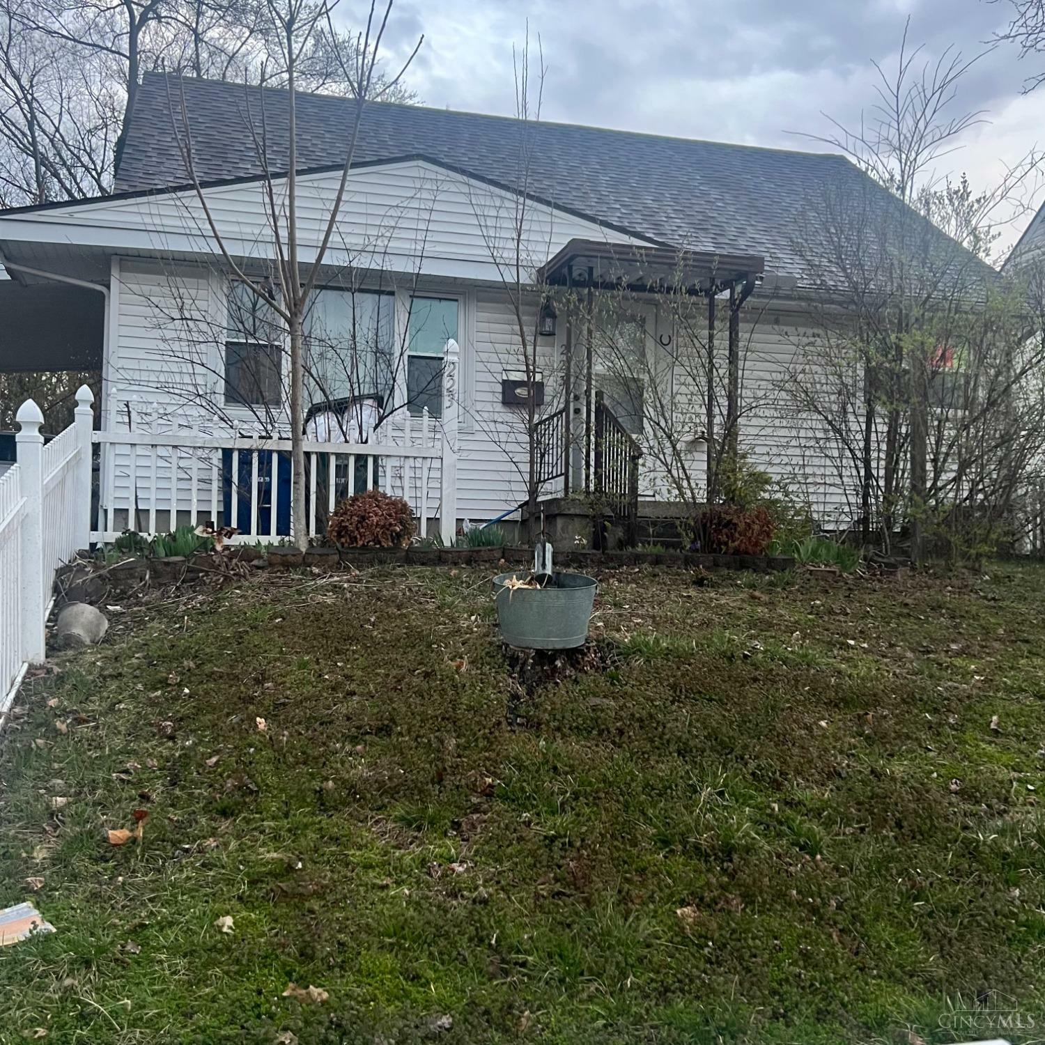 Property Photo: 223 N Cherrywood Avenue OH 45403