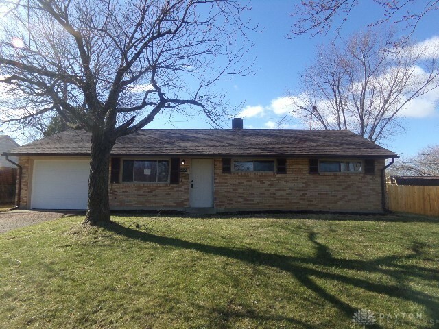 Property Photo: 6185 Farmborough Drive OH 45424
