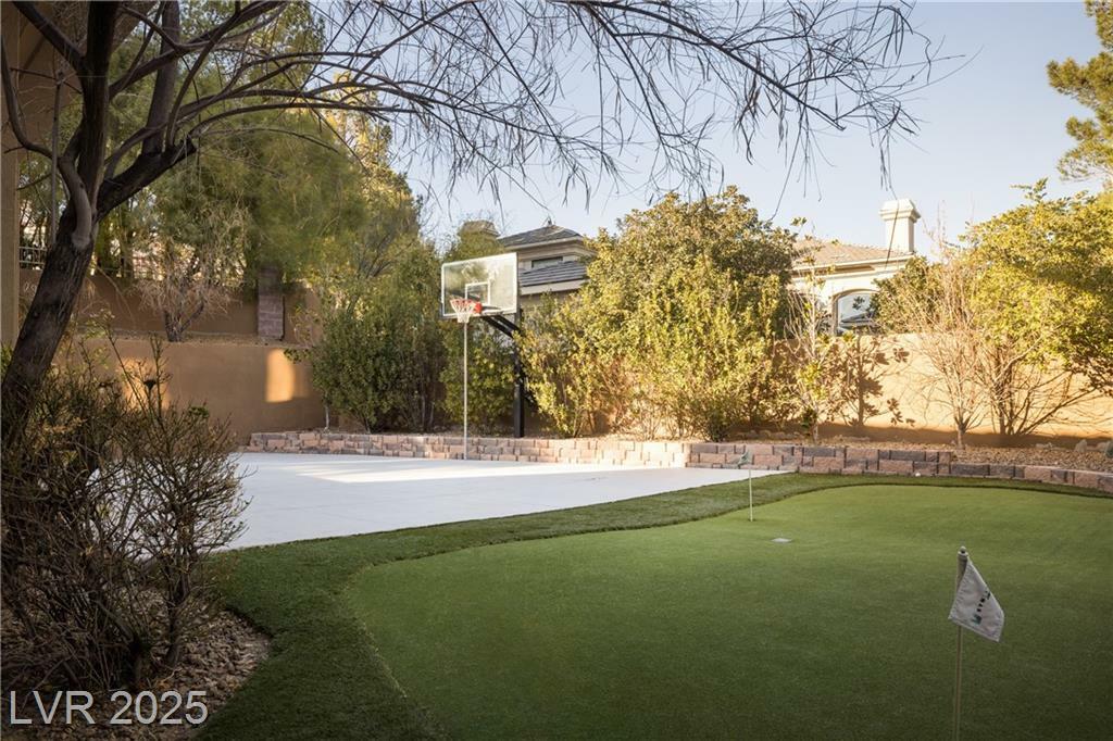 Property Photo: 9904 Moonridge Court NV 89134