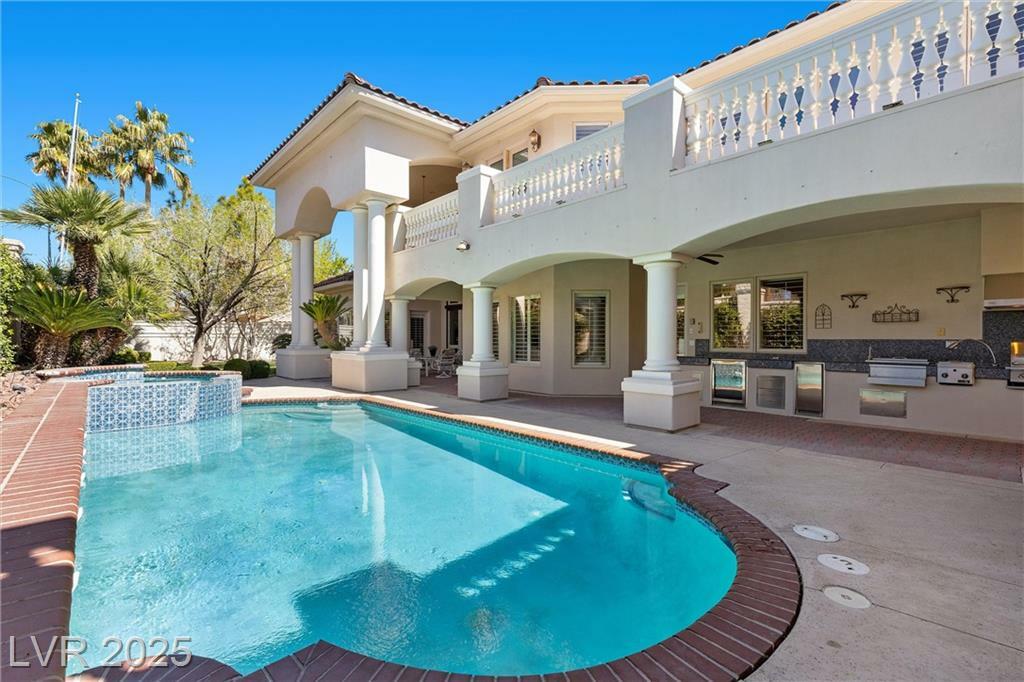 Property Photo: 2101 Strada Mia Court NV 89117