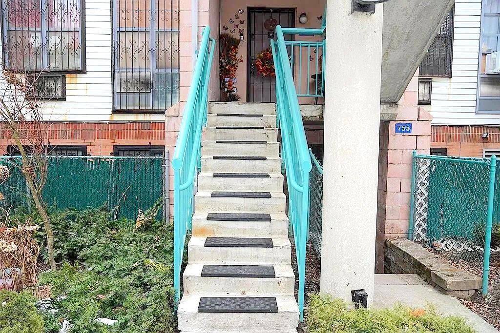 Property Photo:  755 Saint Anns Avenue 53B  NY 10456 