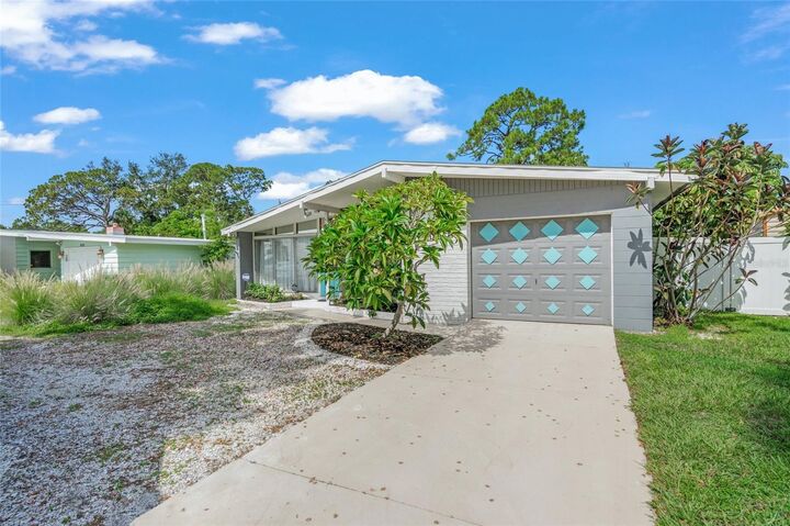 Property Photo:  4801 Sarasota Avenue  FL 34234 