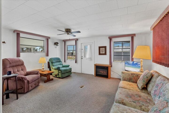 Property Photo: 1212 41st Avenue Drive E FL 34222