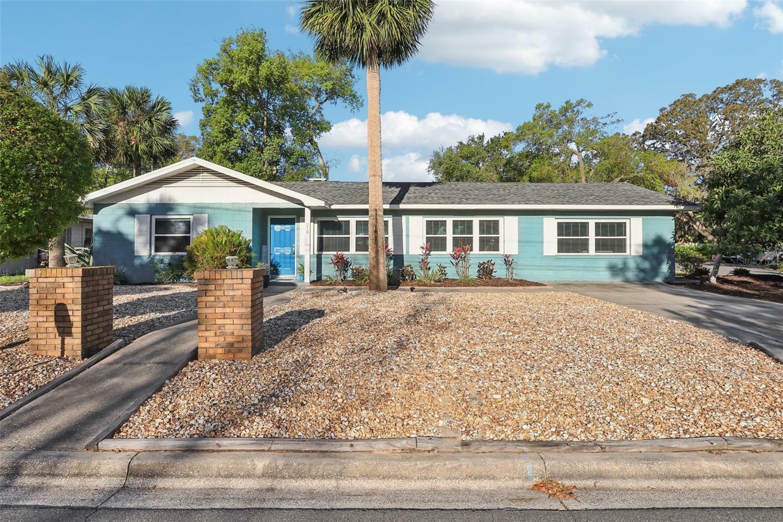 Property Photo:  219 N Rossiter Street  FL 32757 