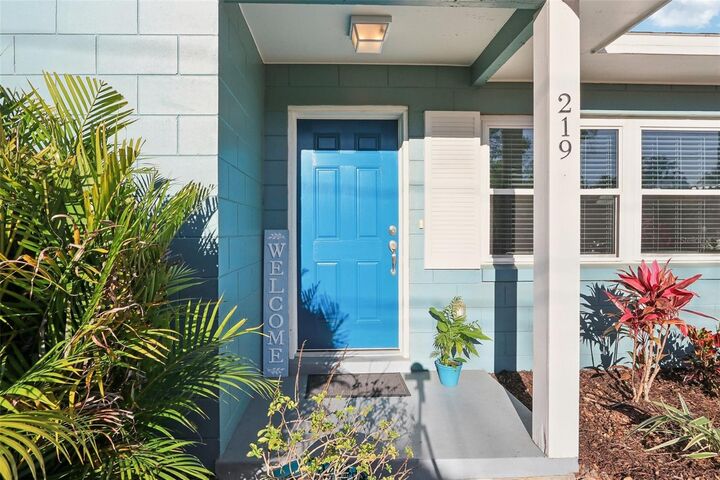 Property Photo:  219 N Rossiter Street  FL 32757 