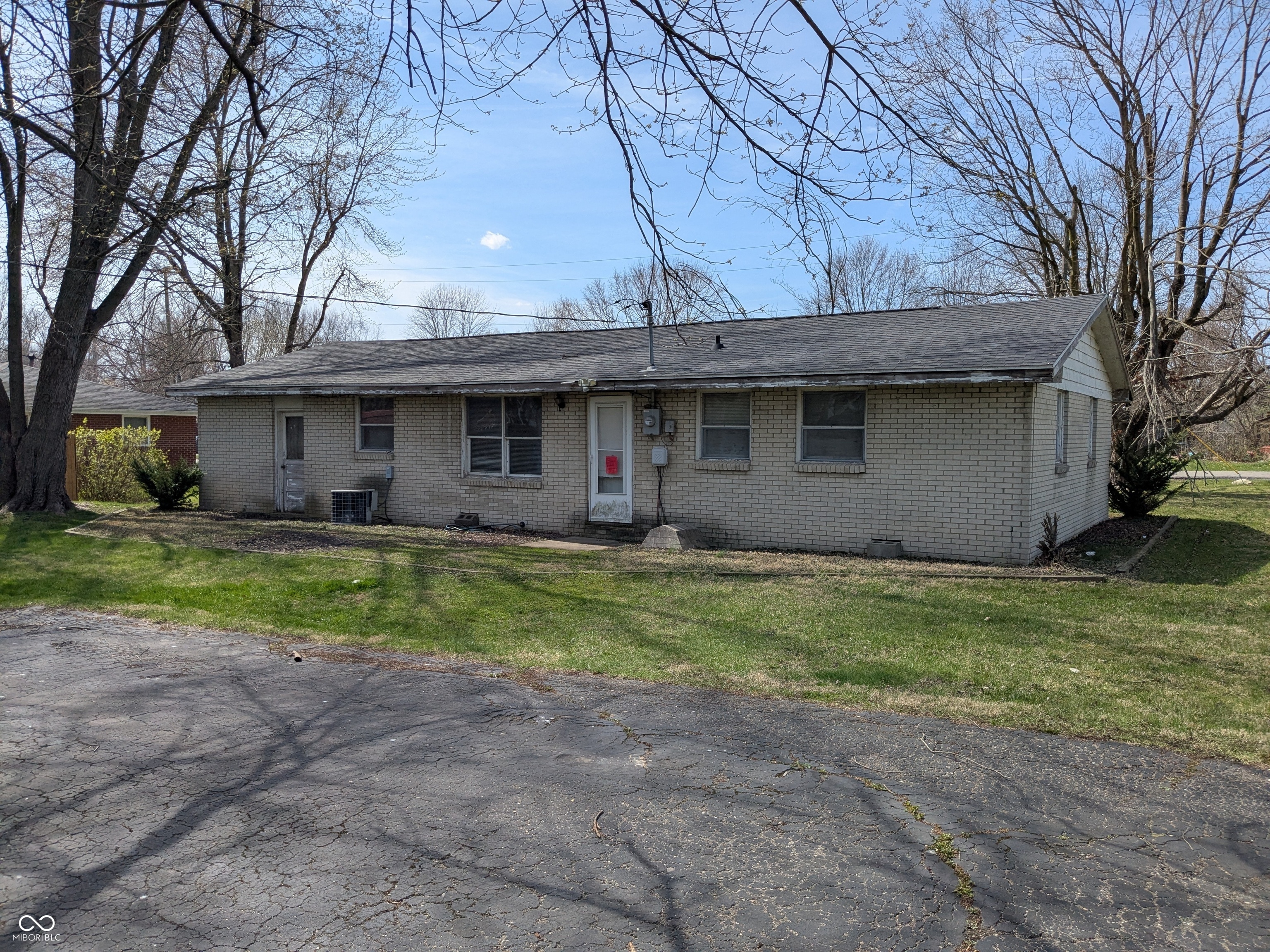 Property Photo: 5961 N 200 W IN 47201