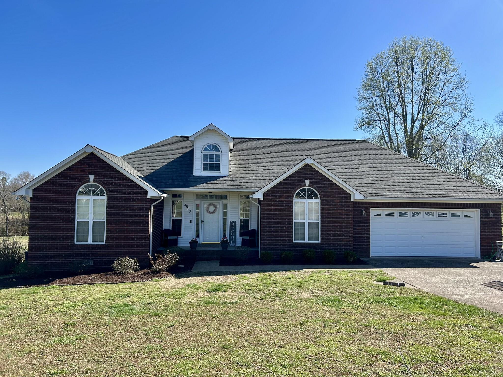Property Photo: 2550 Creekmont Dr N TN 38464