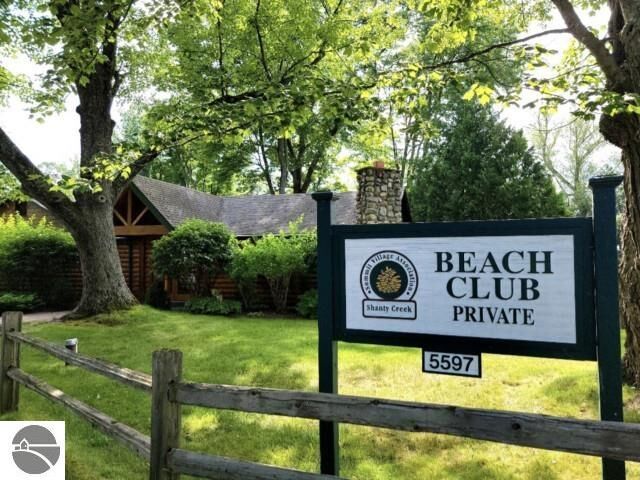 Property Photo:  3 Deer Path  MI 49615 