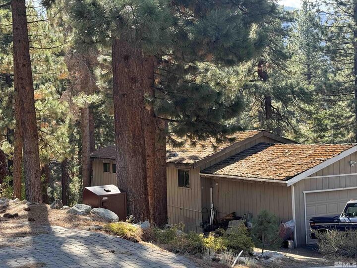 Property Photo: 255 Sherwood Court NV 89449