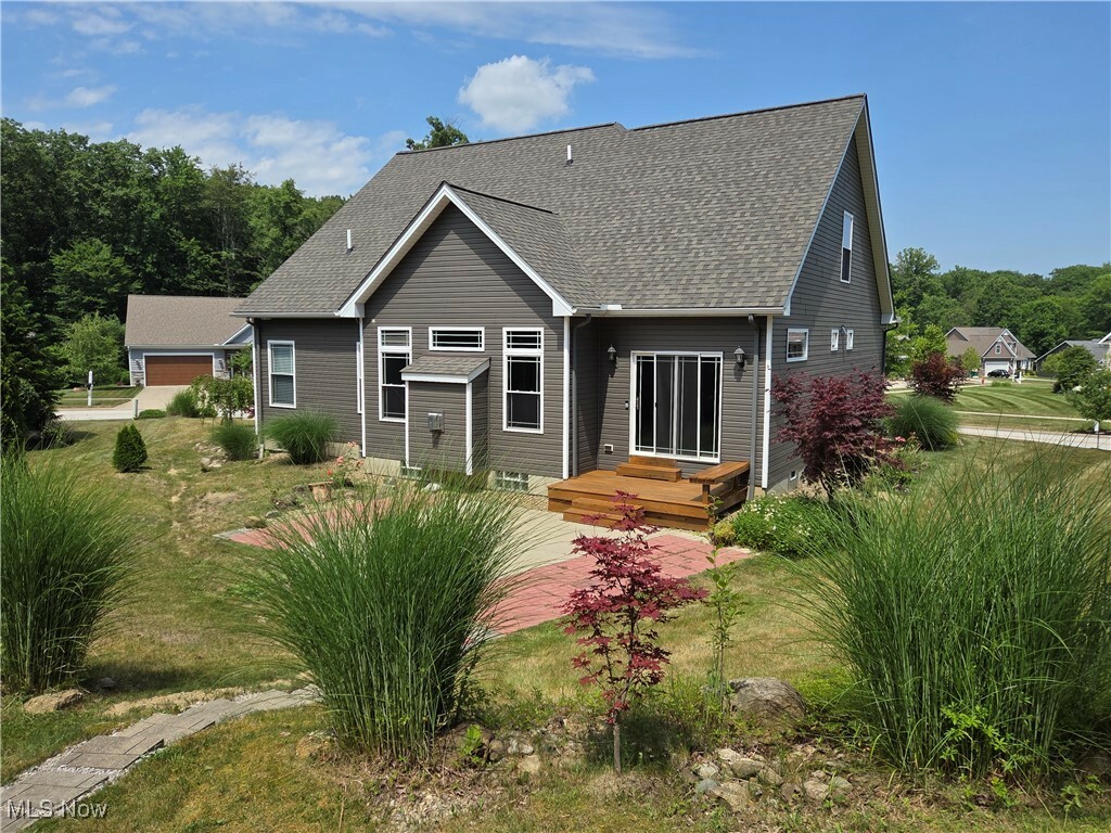 Property Photo: 226 Hidden Glen Trail OH 44024