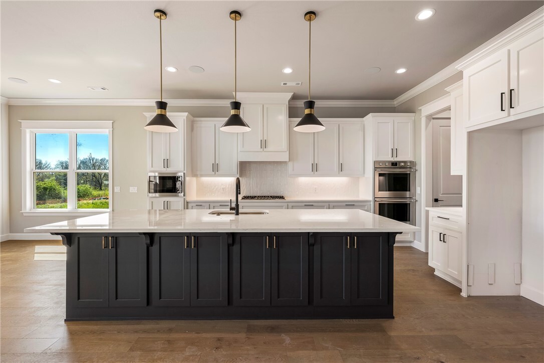 Property Photo:  881 Greenhorn Street  AR 72712 