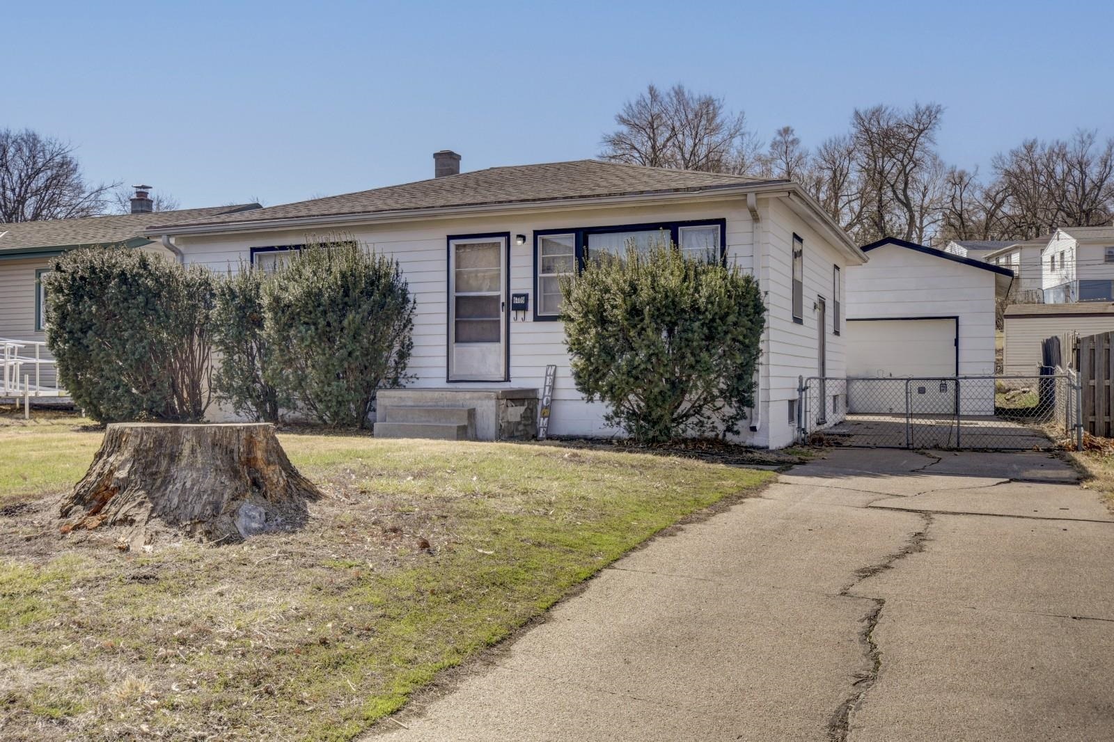 Property Photo: 6409 Boyd Street NE 68104