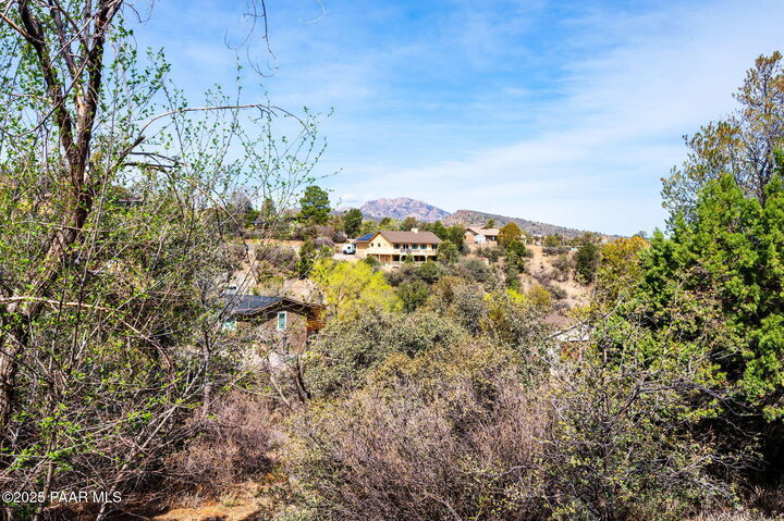 Property Photo:  401 Valley Place  AZ 86301 