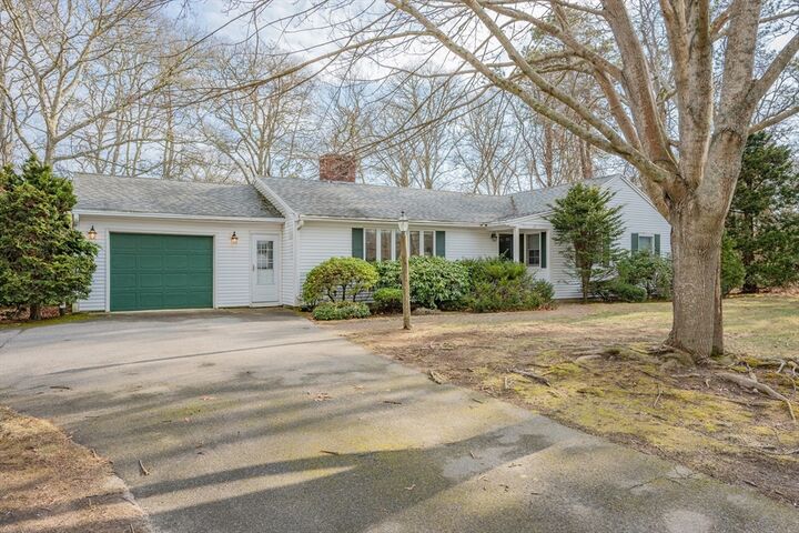 Property Photo:  31 Arbor Way  MA 02601 