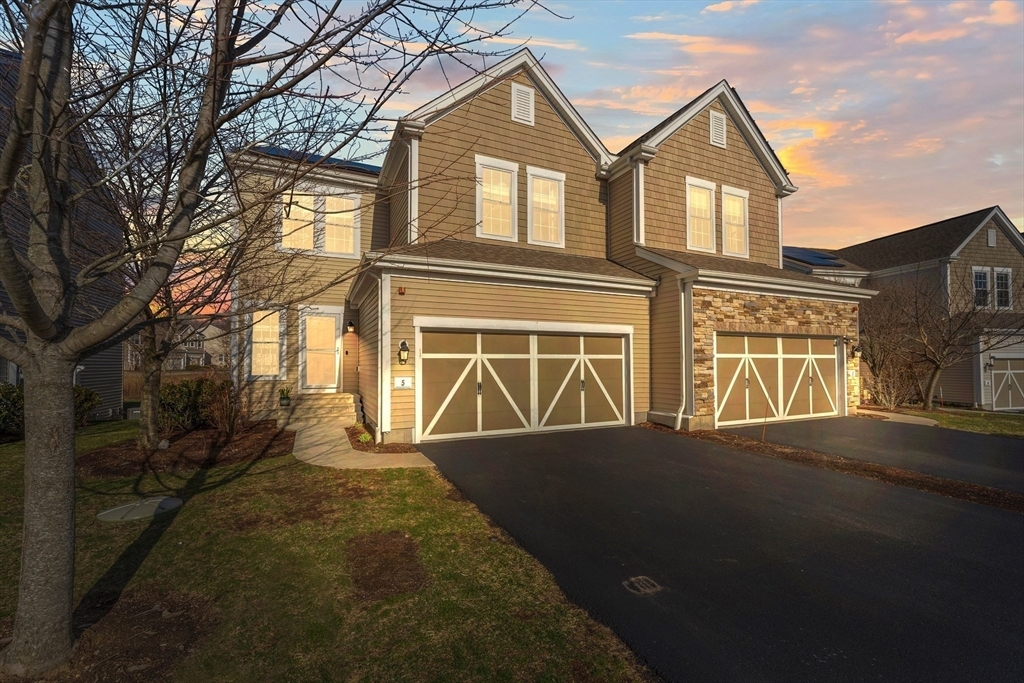 Property Photo:  5 Sweetwater Way 5  MA 01748 