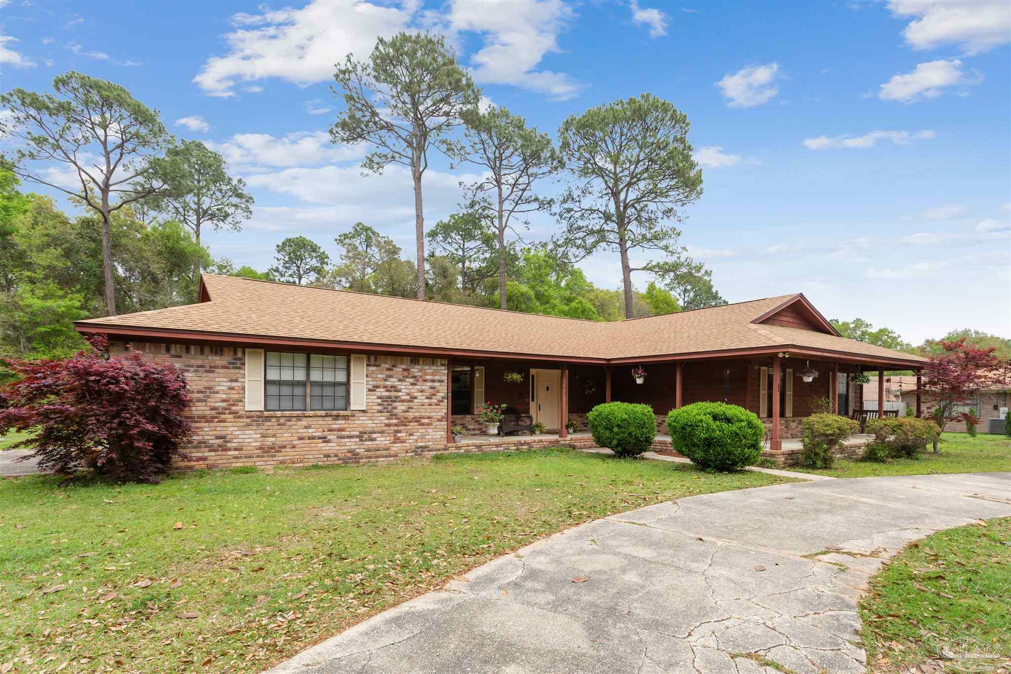 Property Photo: 3522 Sweet Bay Dr FL 32571
