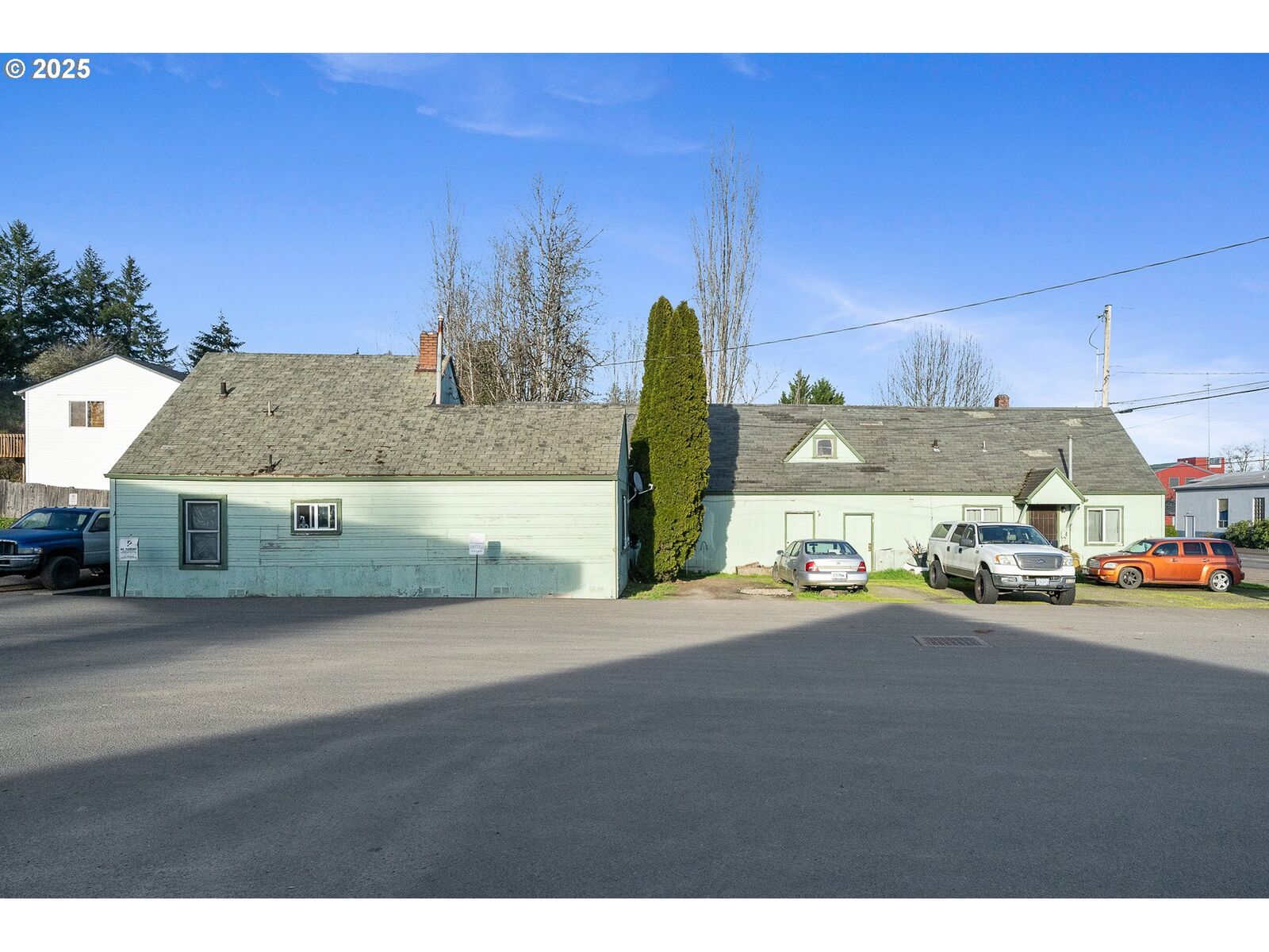 Property Photo:  764 NE Main St  OR 97396 