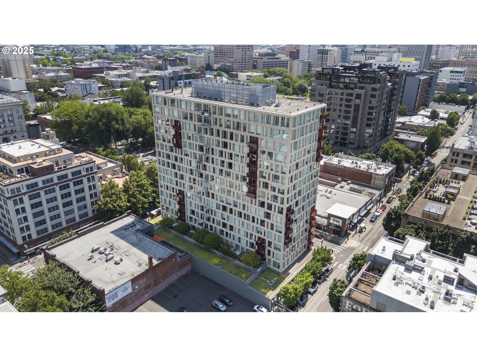 Property Photo:  937 NW Glisan St 331  OR 97209 