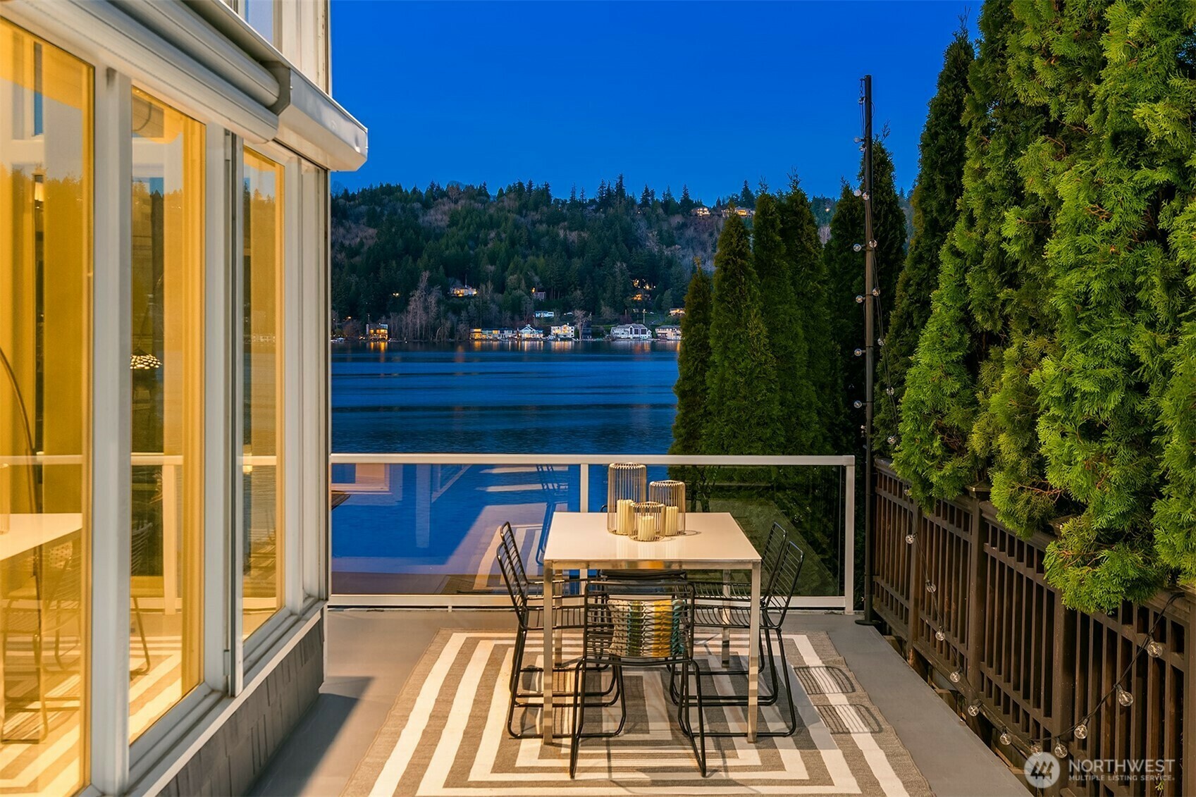 Property Photo: 2452 W Lake Sammamish Parkway NE WA 98052