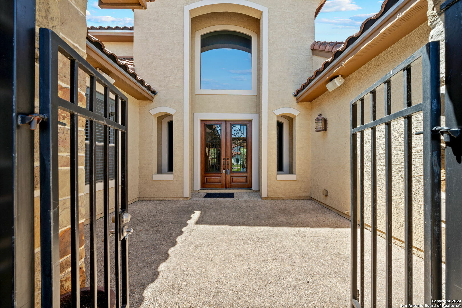 Property Photo: 25011 Fairway Spgs TX 78260