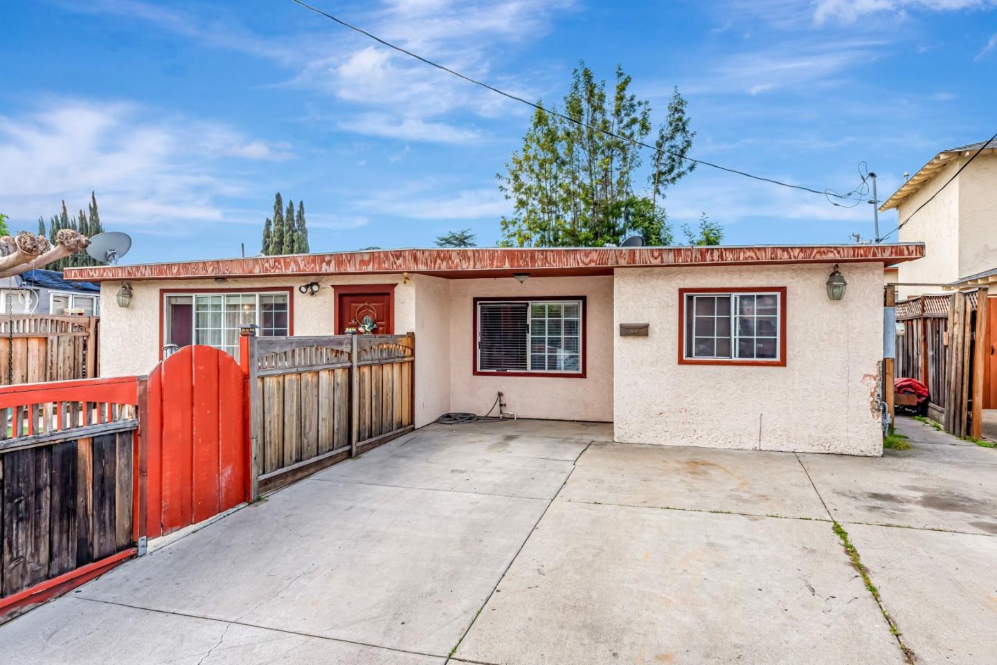 Property Photo: 10285 Chrisland Court CA 95127