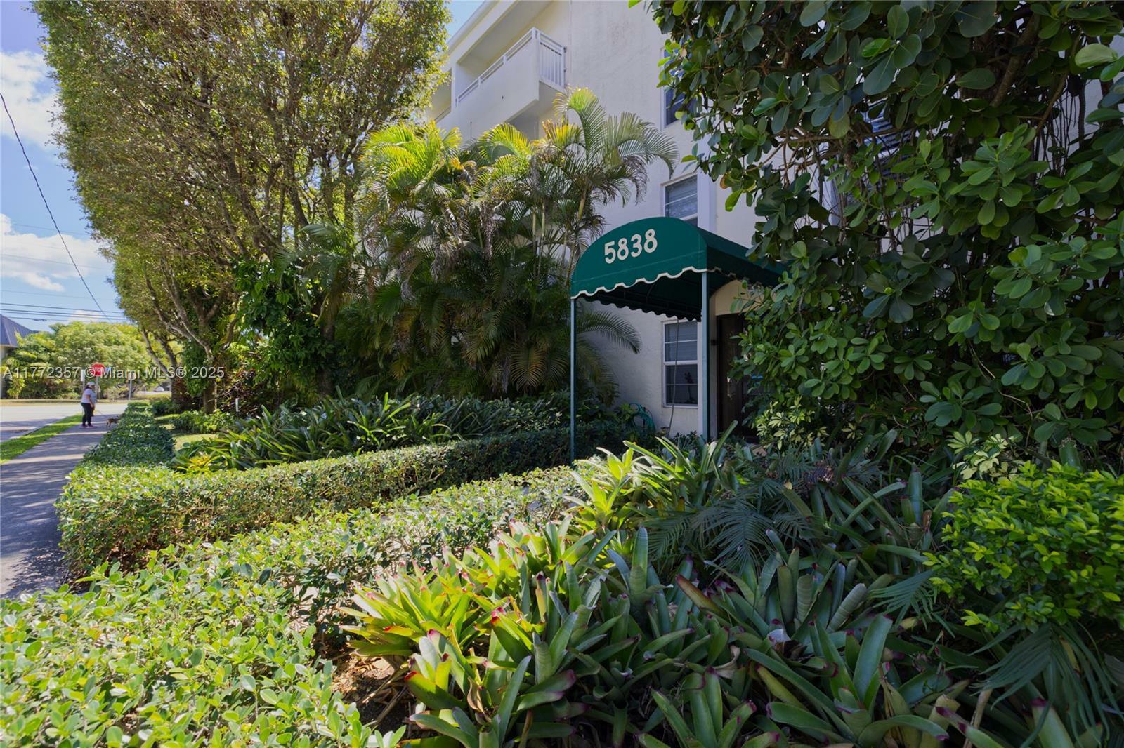 Property Photo: 5838 SW 74th Ter 317 FL 33143