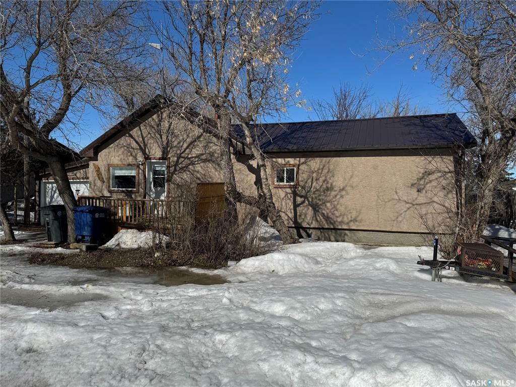 Property Photo: 221 2nd Street SK S0G 3C0