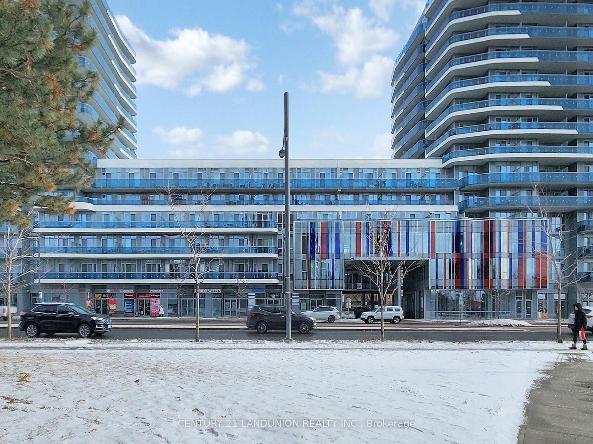 Property Photo: 9471 Yonge Street 504 ON L4C 0Z5