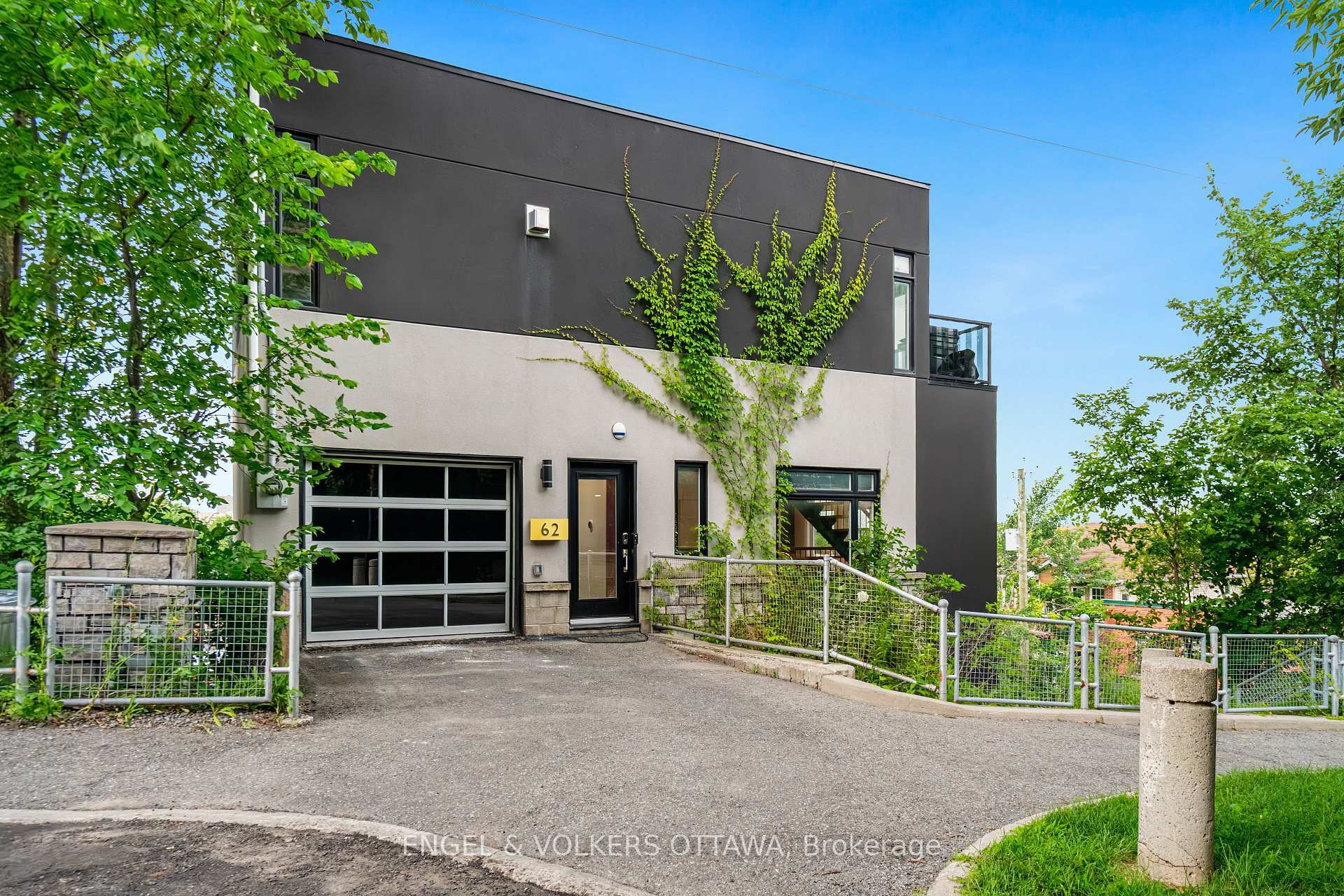 Photo de la propriété: 62 Upper Lorne Place ON K1R 7G9