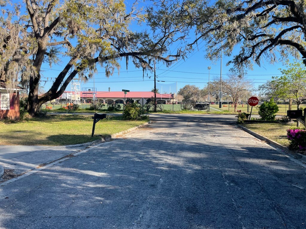 Property Photo: 1007 Nicholas Dr GA 31601
