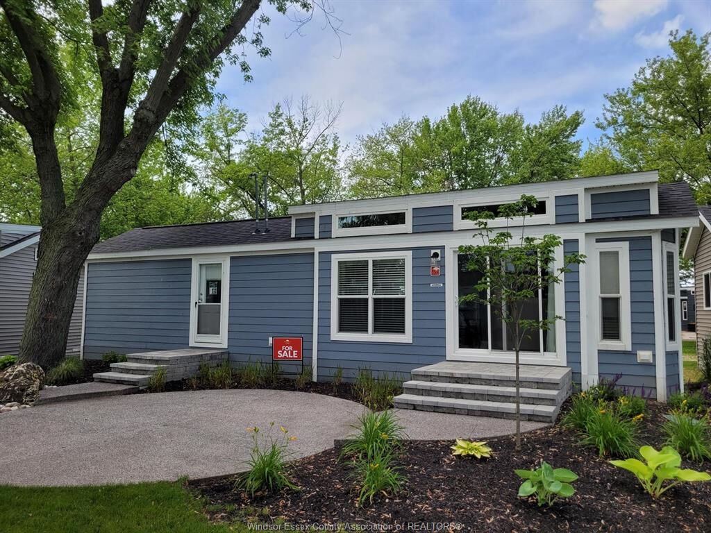 Photo de la propriété: 981 County Rd 2 602 ON N8L 1B4