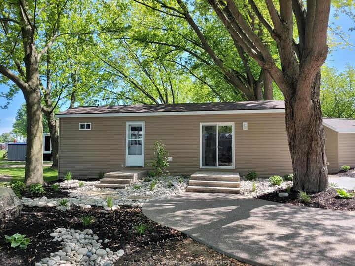 981 County Rd 2 528  Lakeshore ON N8L 1B4 photo