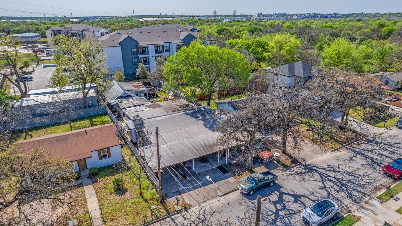 Property Photo:  703 Valdez Street  TX 78741 