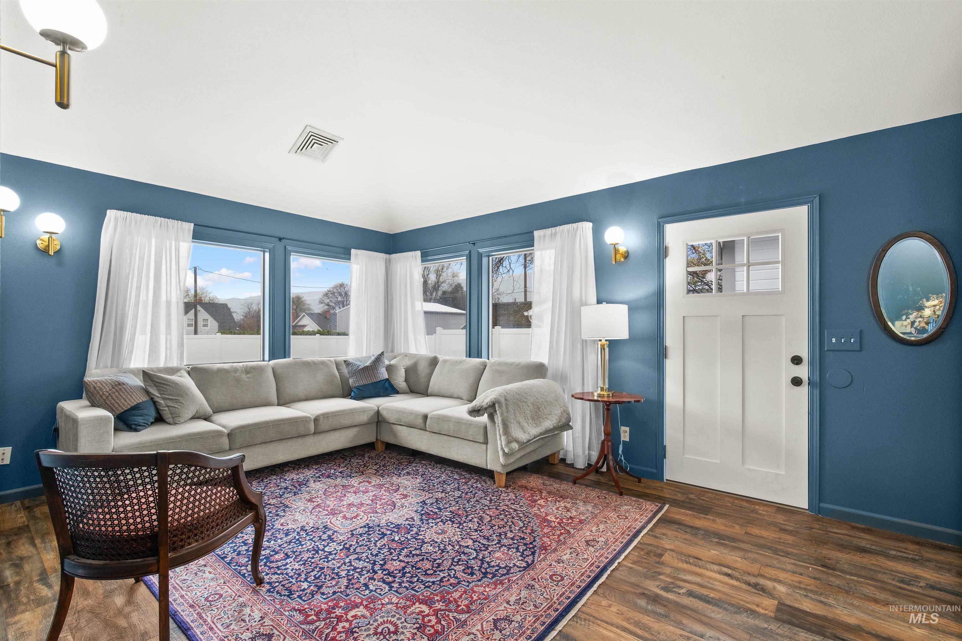 Property Photo: 328 4th Street ID 83501