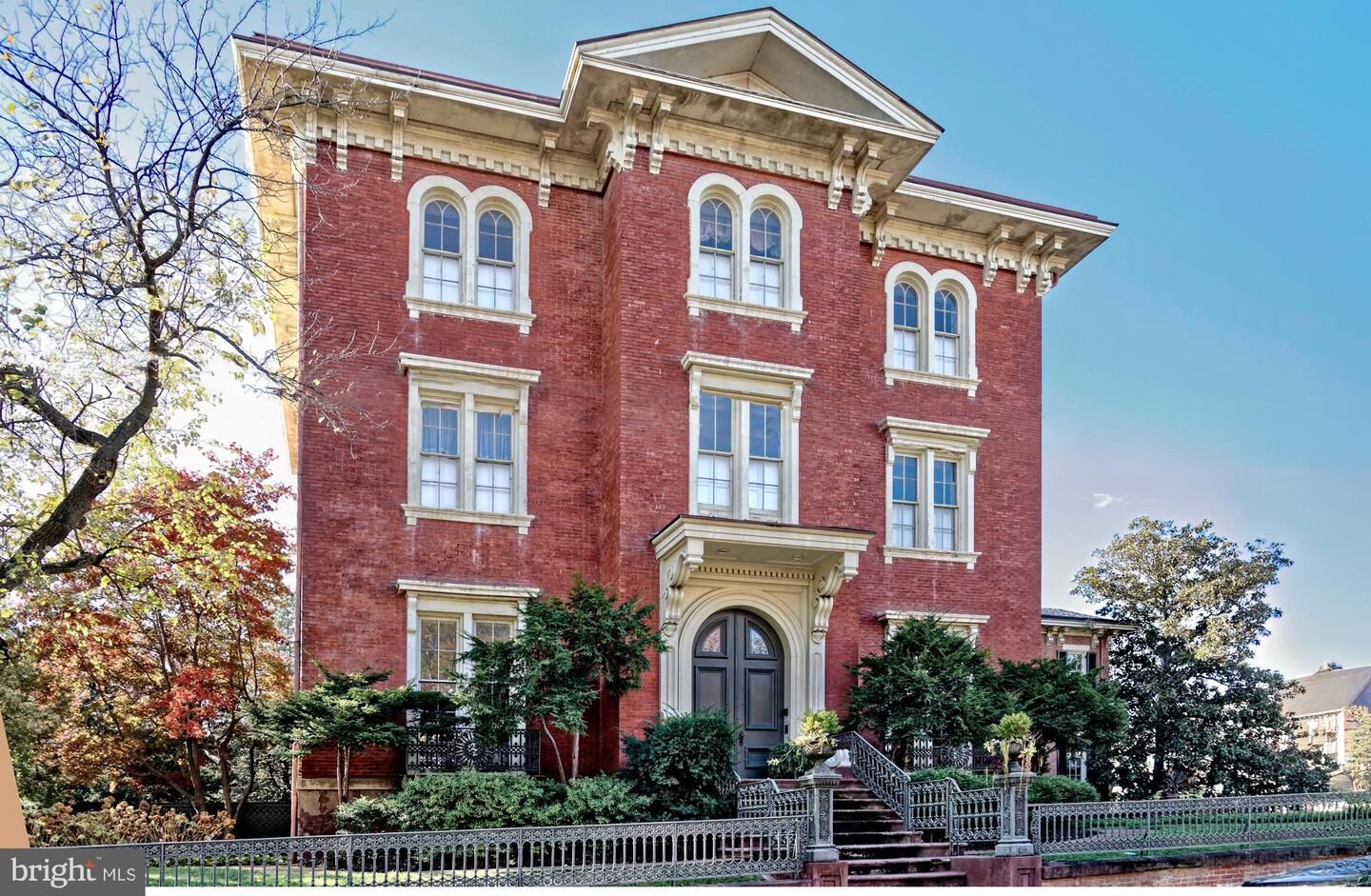 Property Photo:  510 Wolfe Street  VA 22314 