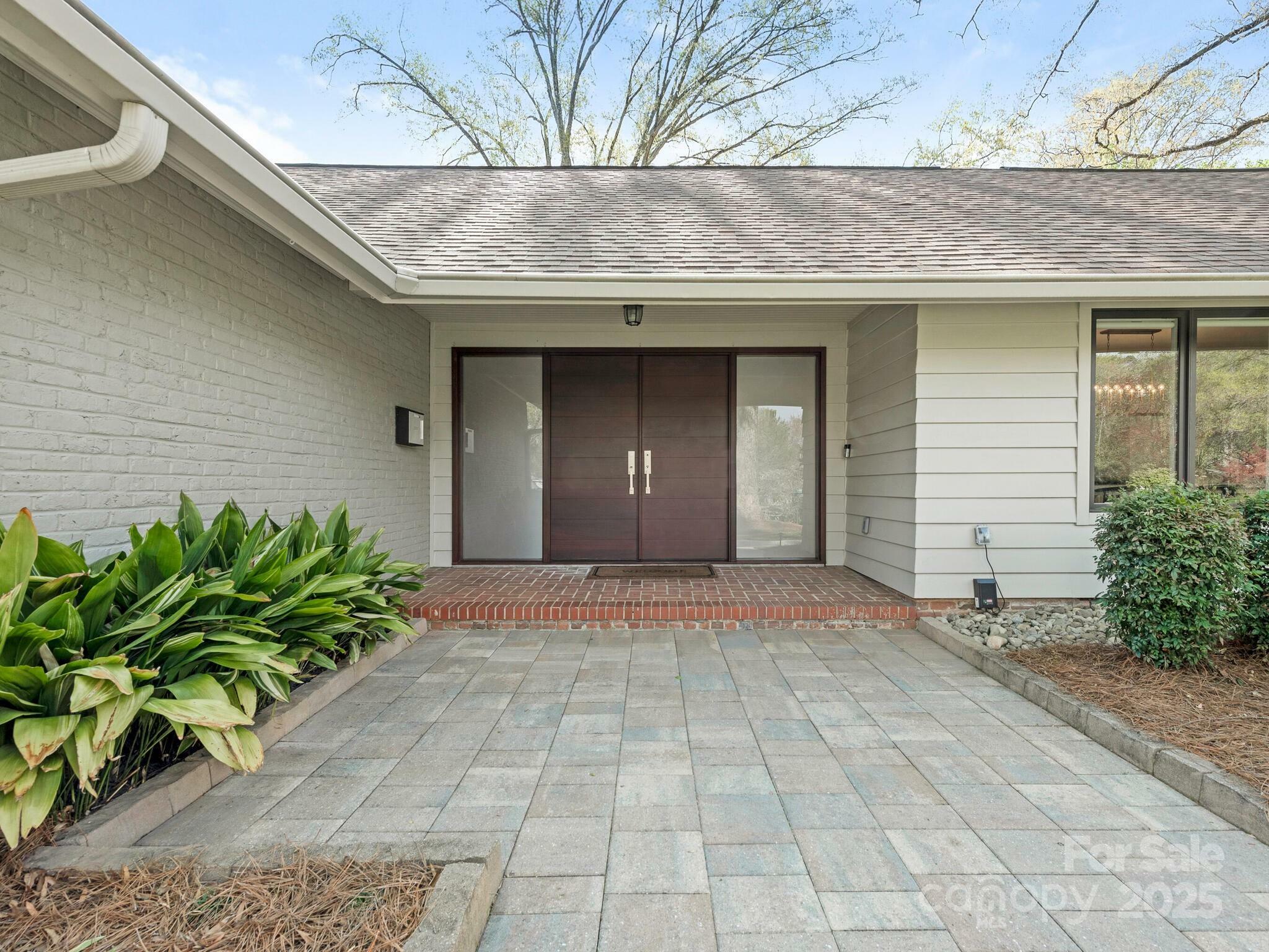 Property Photo: 3301 Mountainbrook Road NC 28210