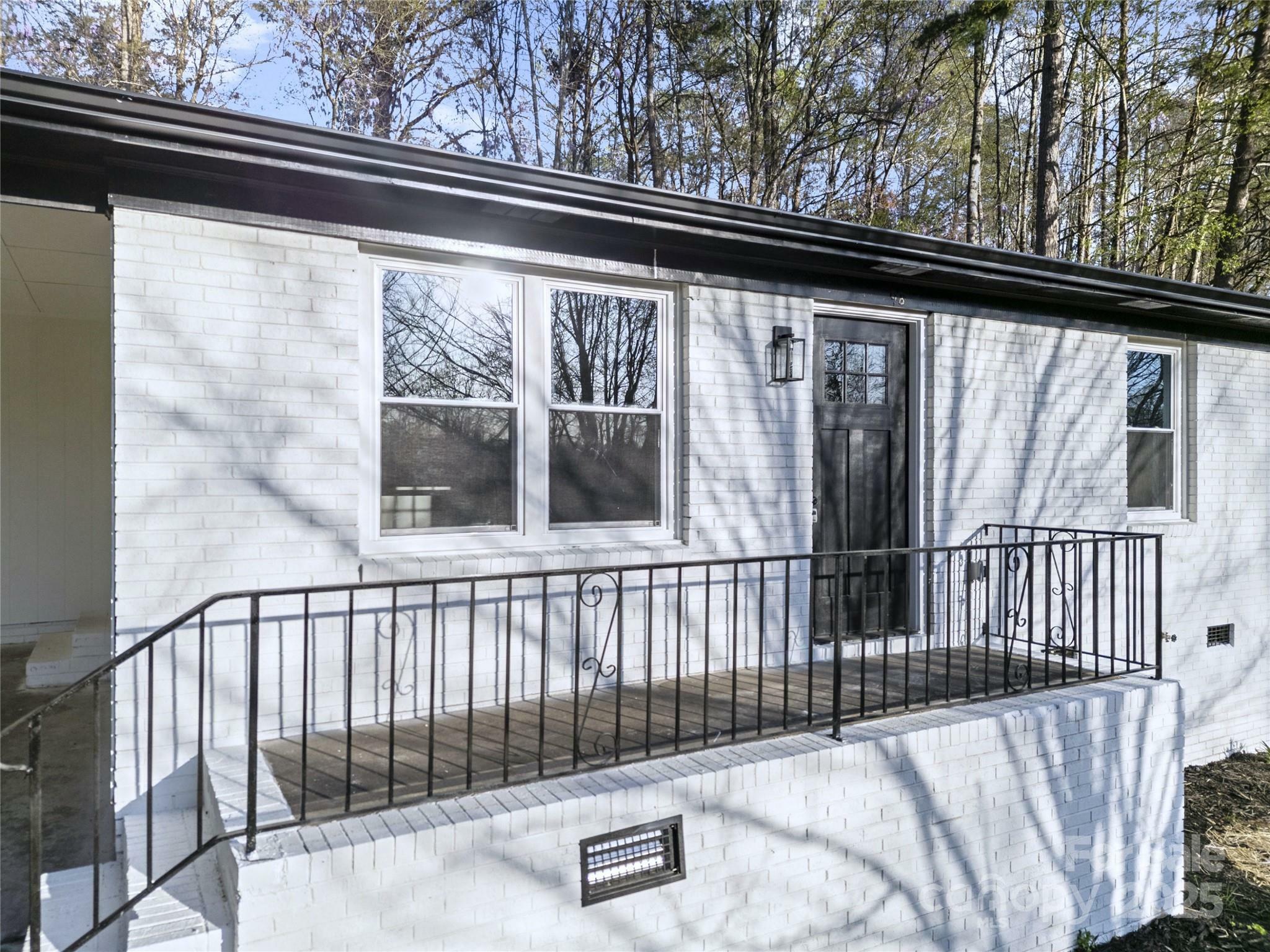 Property Photo: 2120 Green Oak Drive NC 28152