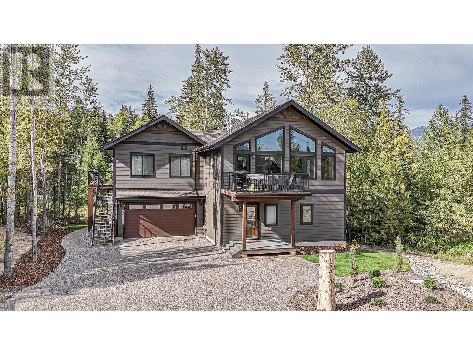 Property Photo: 5545 Currie Bowl Way BC V0B 1M6