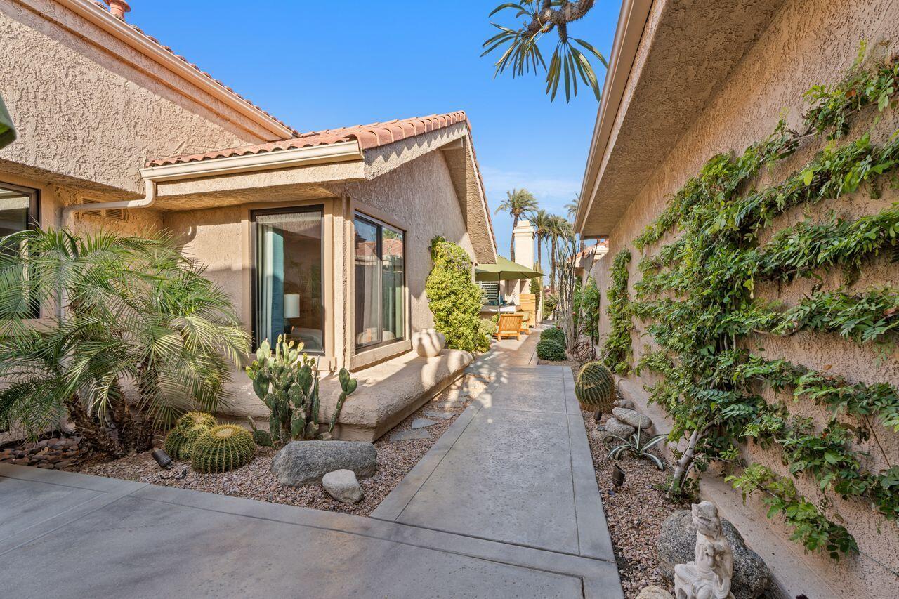 Property Photo:  12 Galicia Court  CA 92260 