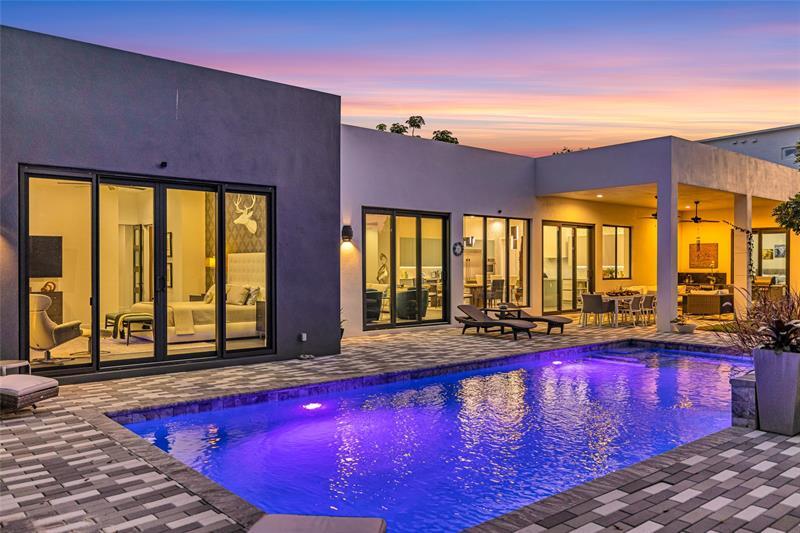 Property Photo:  419 NE 22nd Street  FL 33305 