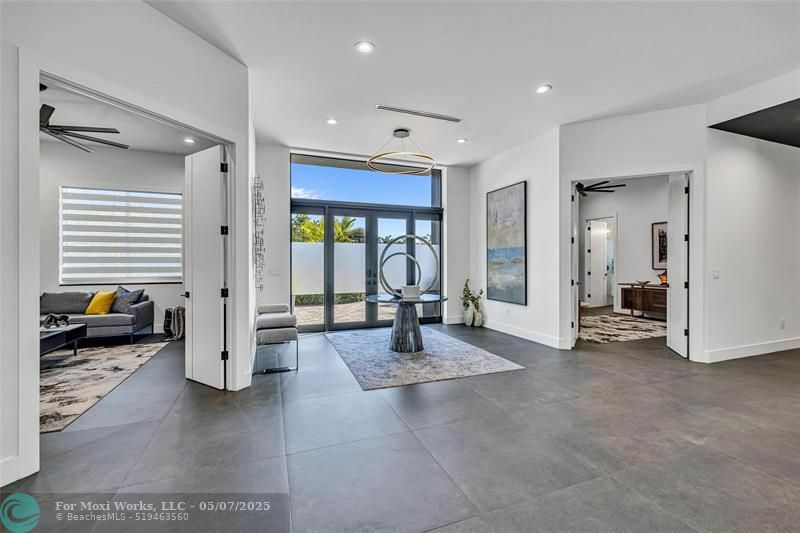 Property Photo: 419 NE 22nd Street FL 33305