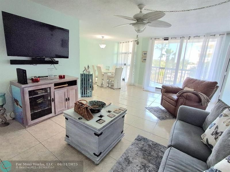 Property Photo: 1361 S Ocean Blvd 303 FL 33062