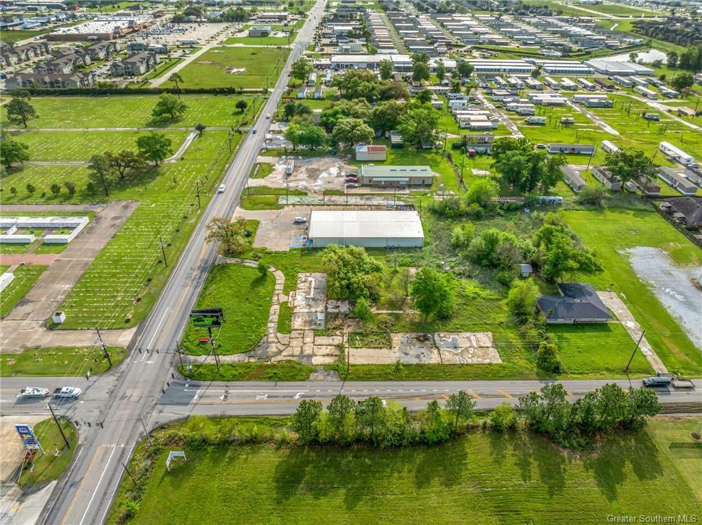 Property Photo: 2323 Country Club Road LA 70605