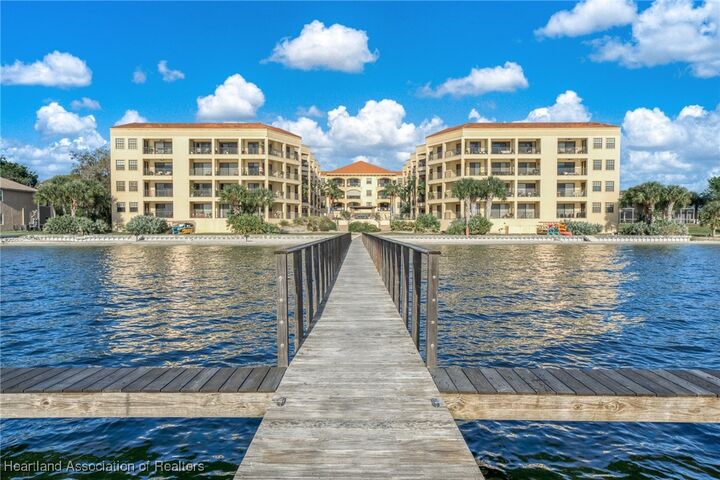 Property Photo: 2351 Lakeview Drive 403 FL 33870