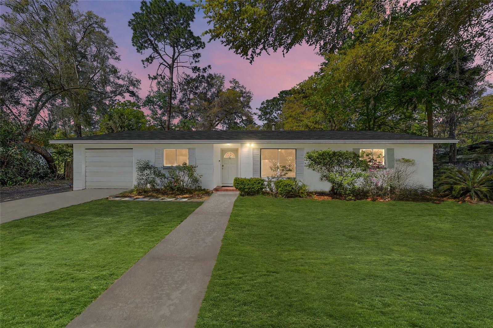Property Photo: 16 SW 40th Street FL 32607