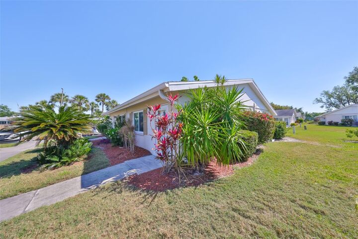 Property Photo:  2202 Clubhouse Drive 174  FL 33573 