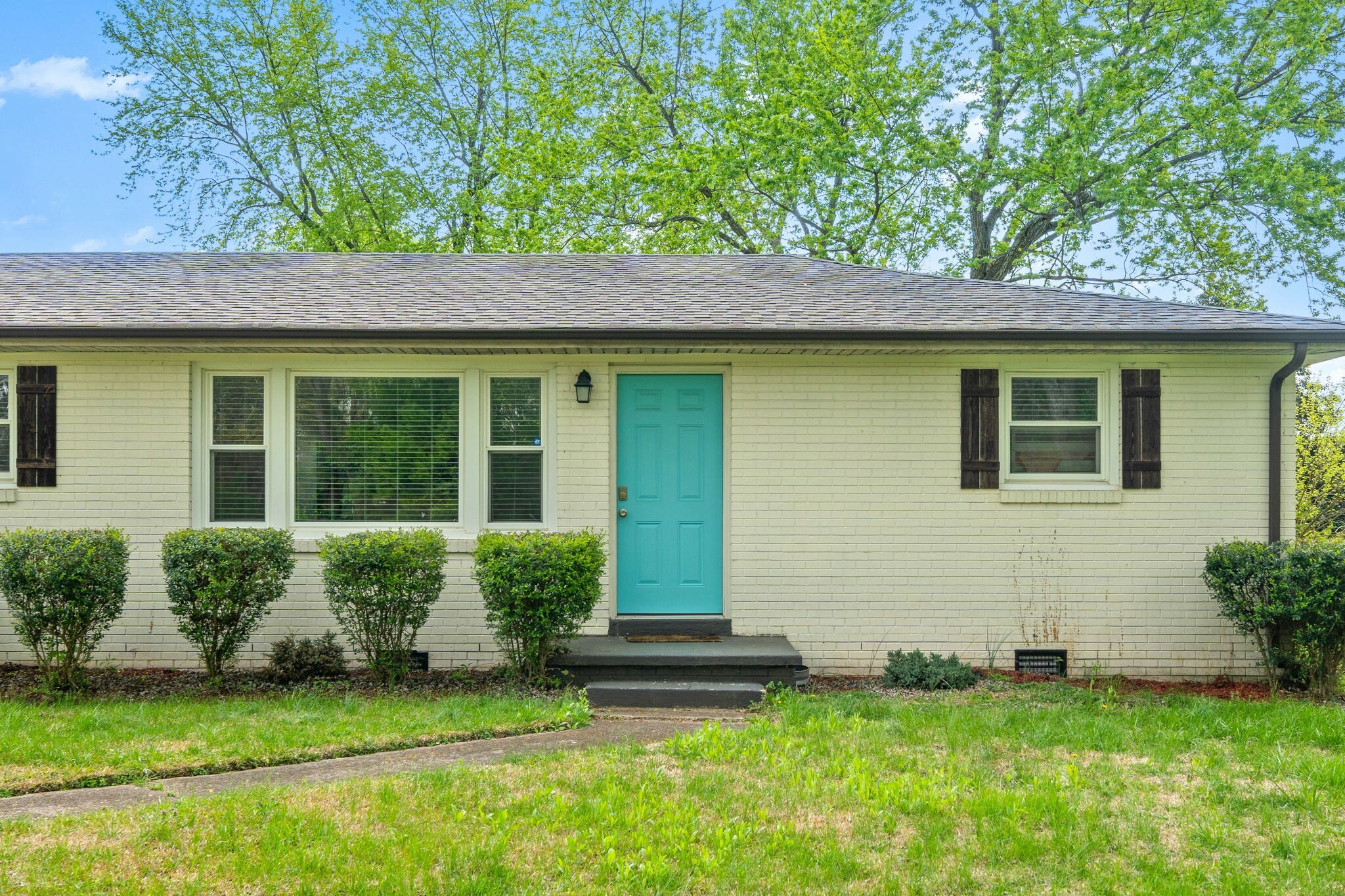 Property Photo: 63 Bel Air Blvd TN 37042