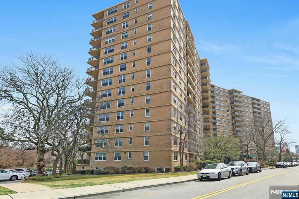 Property Photo: 2200 N Central Road 1N NJ 07024